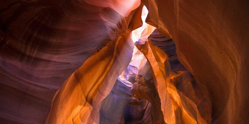 电子摇滚革命：AITM乐队如何用AI算法重塑现场演出的音效与视觉同步